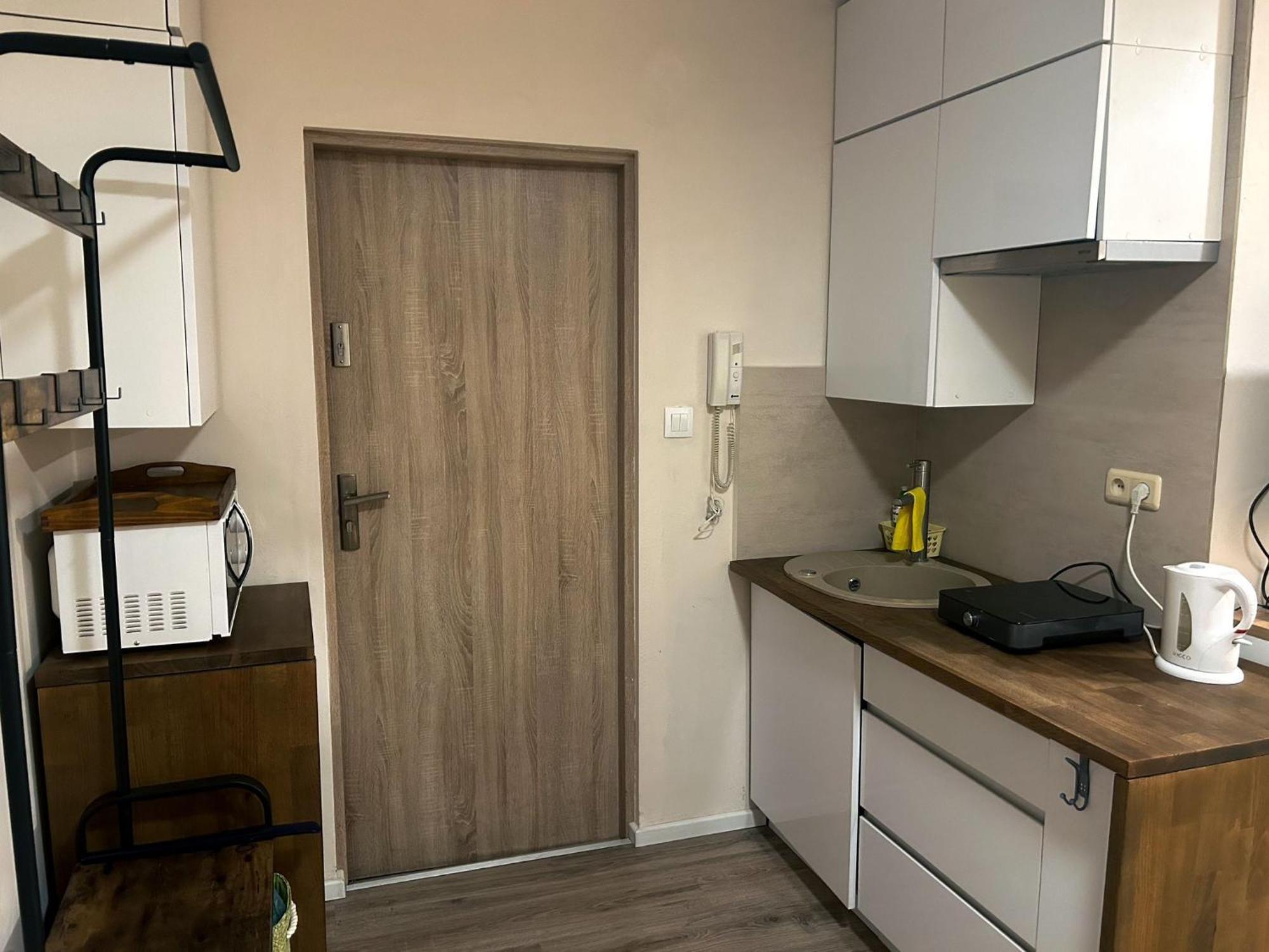 Nowoczesne Studio Z Ogrodem I Parkingiem Poznań Esterno foto